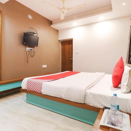 Oyo 26781 Hotel Raghupati Ayodhya Экстерьер фото