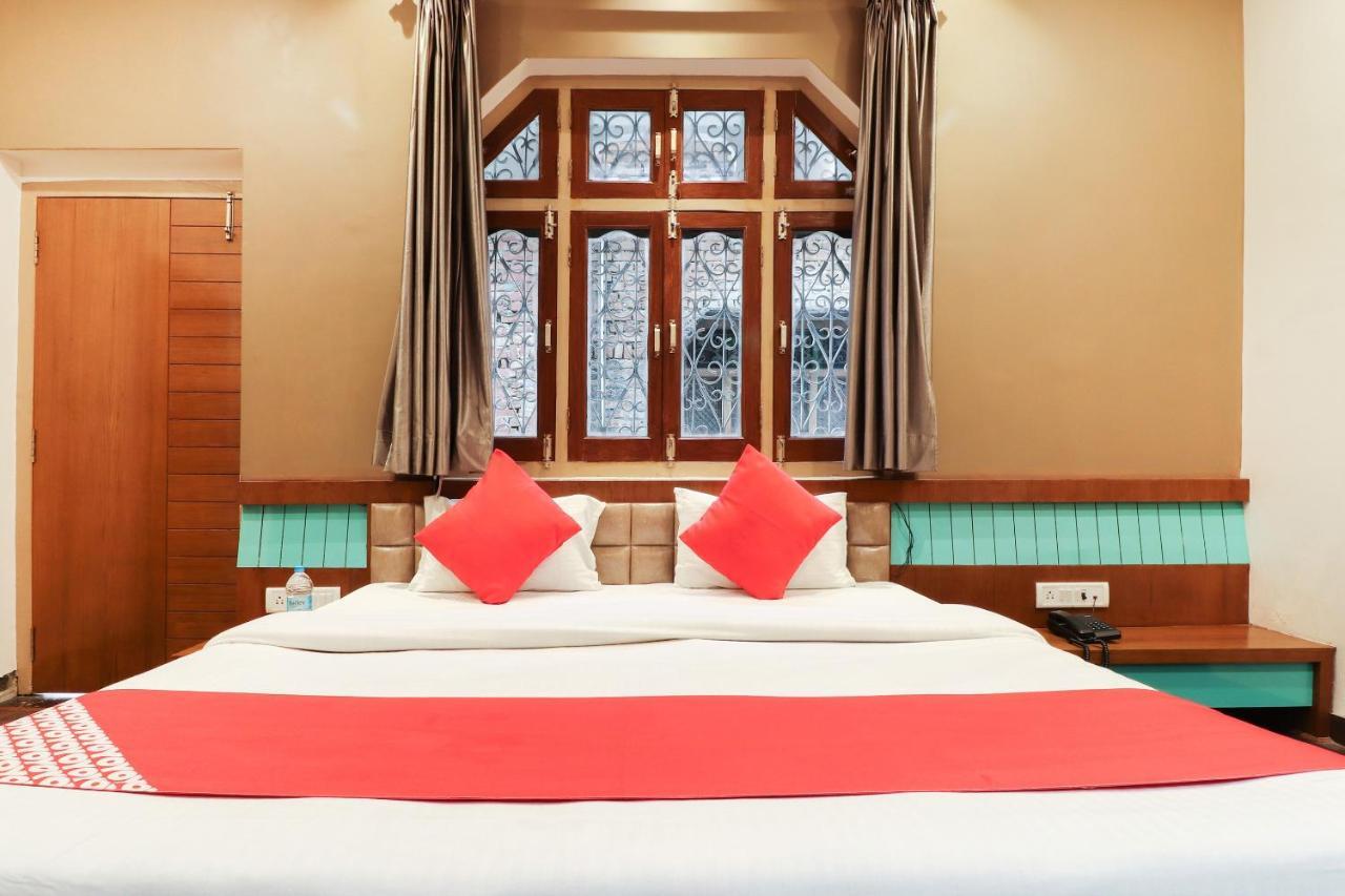 Oyo 26781 Hotel Raghupati Ayodhya Экстерьер фото