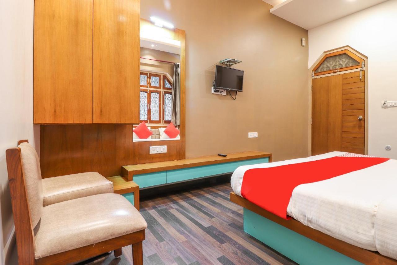 Oyo 26781 Hotel Raghupati Ayodhya Экстерьер фото