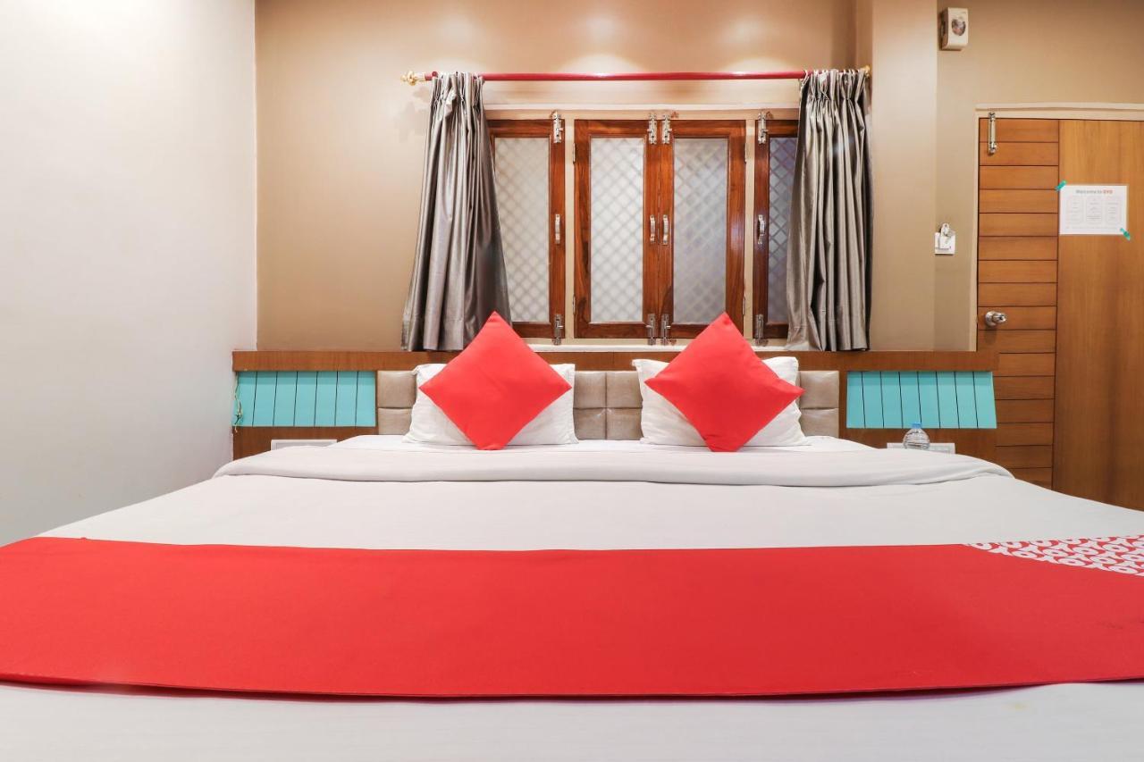 Oyo 26781 Hotel Raghupati Ayodhya Экстерьер фото