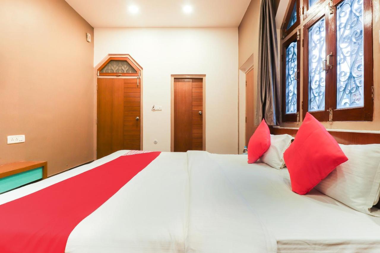 Oyo 26781 Hotel Raghupati Ayodhya Экстерьер фото