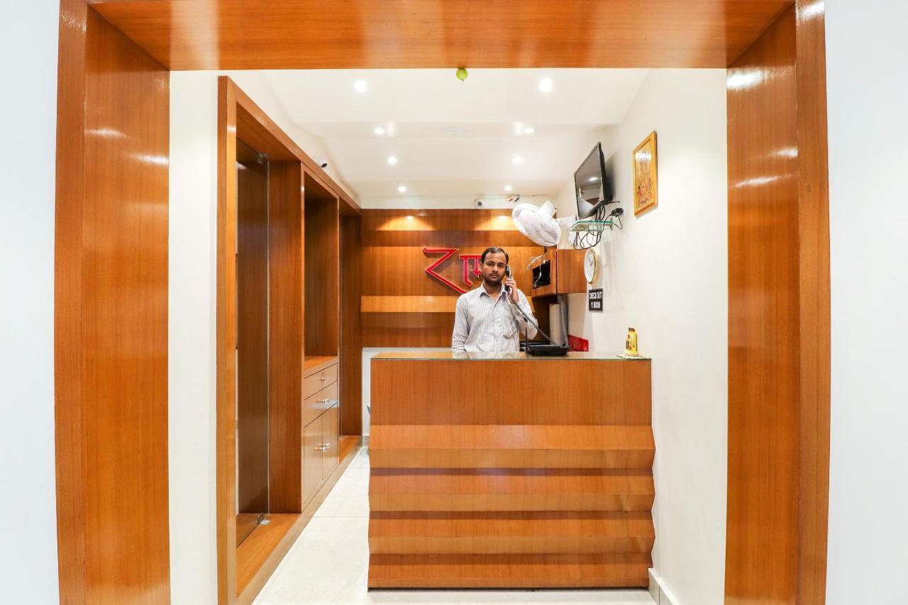 Oyo 26781 Hotel Raghupati Ayodhya Экстерьер фото